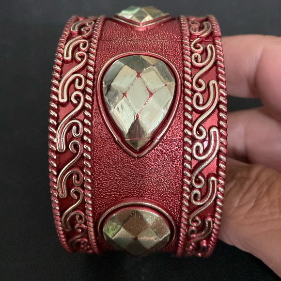 Acrylic hinged Resin Bangle Bracelets- Red - Picture 5 of 9